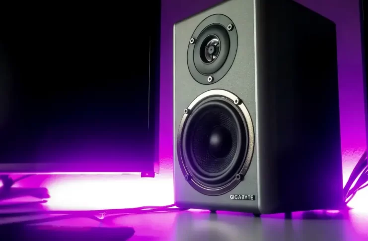 Soundbars vs Home Theaters